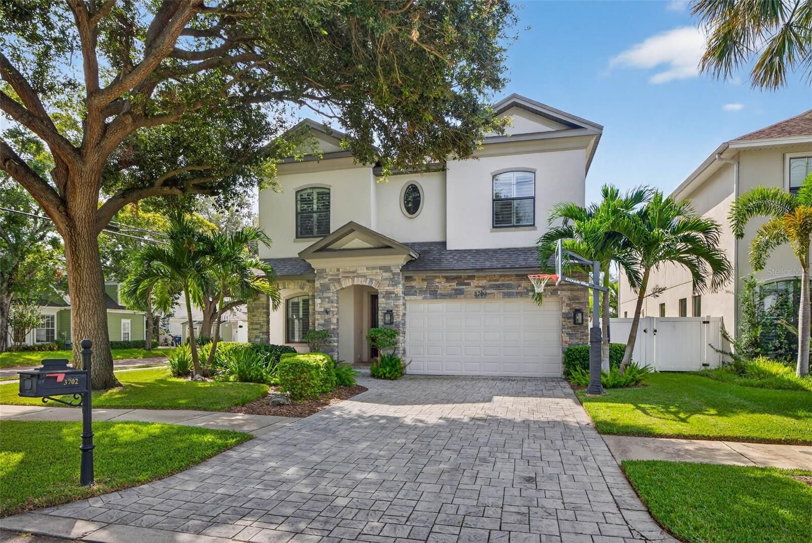 Property Photo: 3702 W San Luis Street FL 33629