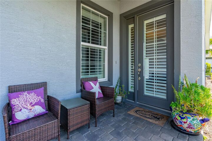 Property Photo: 6336 Hanfield Drive FL 32128