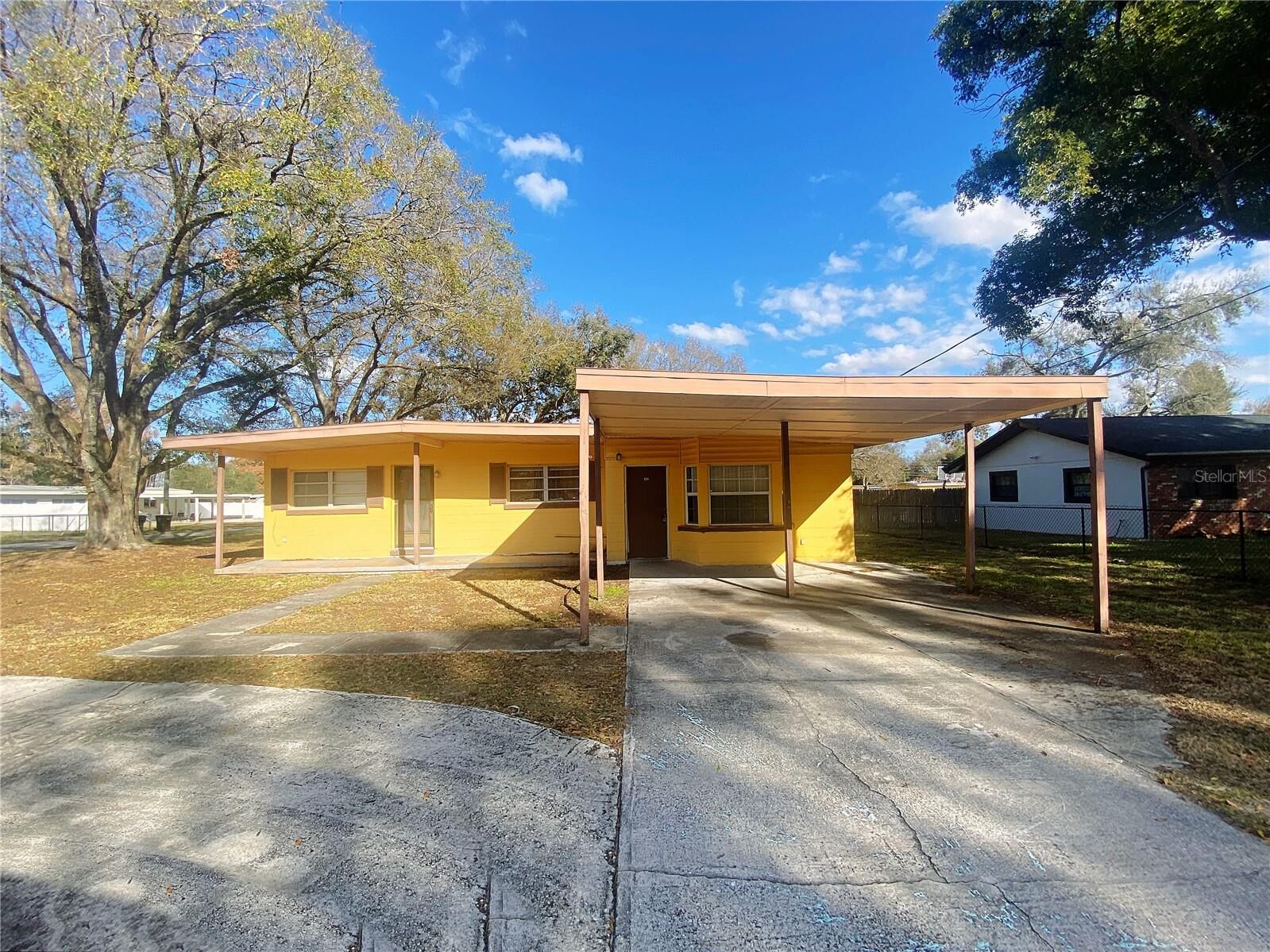 Property Photo: 390 16th Street NE FL 33881