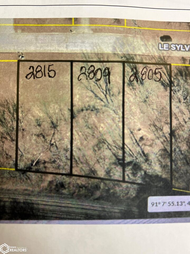 Property Photo:  2815 Lesylvia St  IA 52601 
