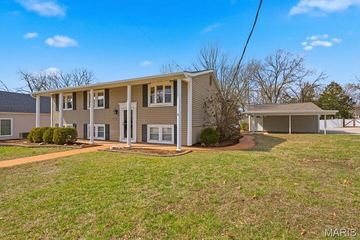 Property Photo:  637 N Virginia Avenue  MO 63025 