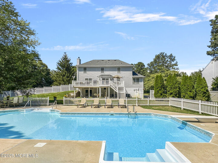 Property Photo:  5 Twin Oaks Court  NJ 08527 