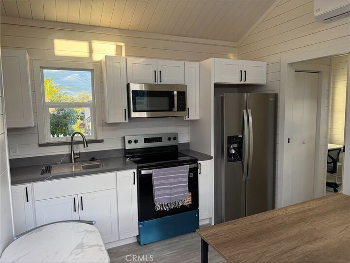 Property Photo:  501 S Mistletoe 17  CA 92582 