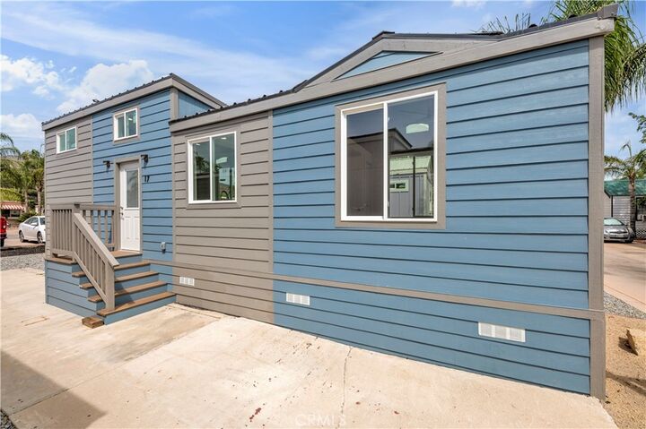 Property Photo:  501 S Mistletoe 17  CA 92582 