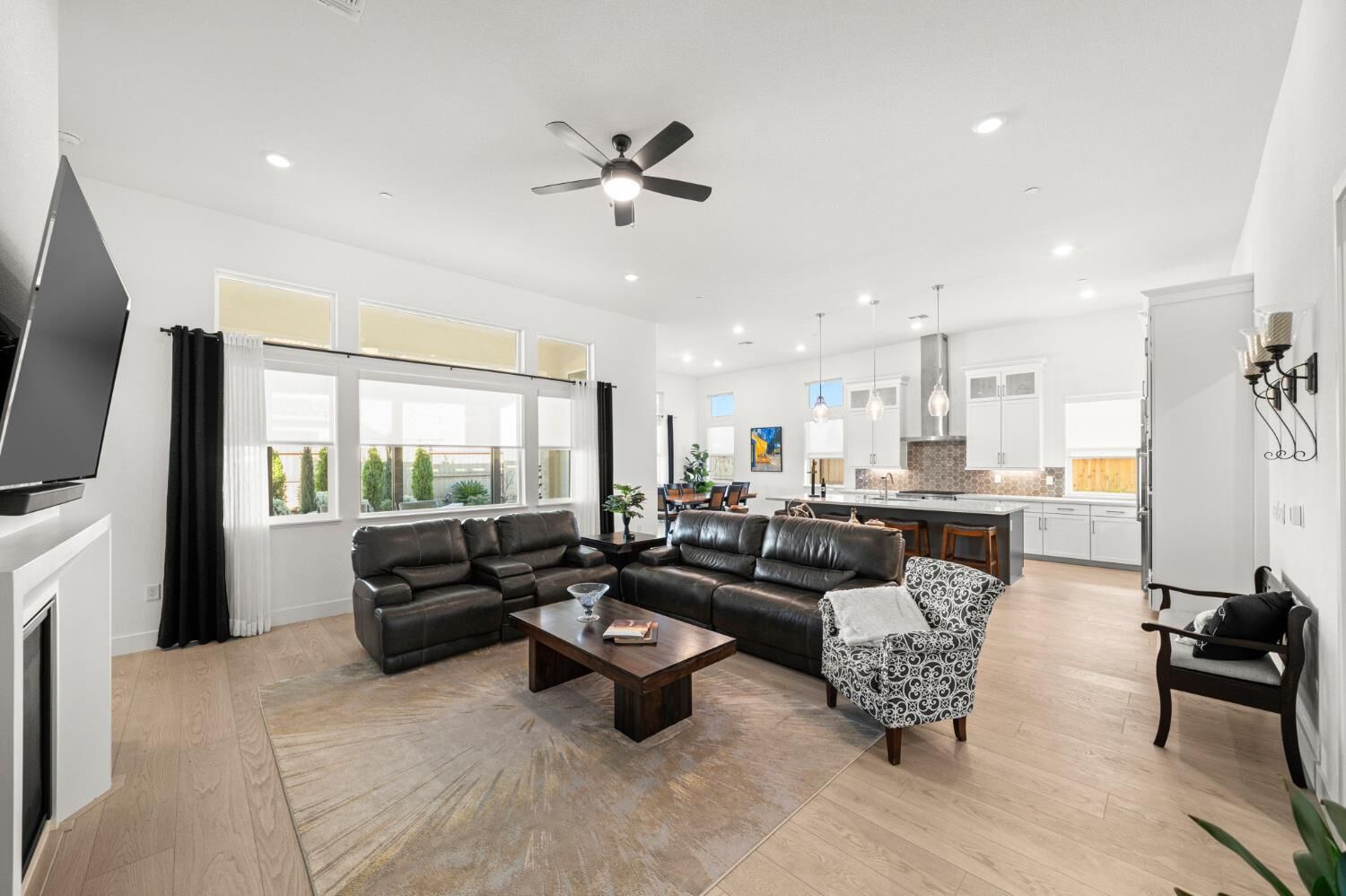 Property Photo: 3065 Palo Alto Street CA 95747