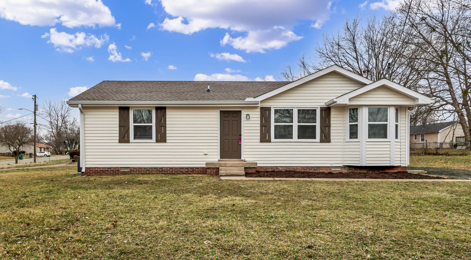 Property Photo:  914 Poppy Dr  TN 37042 