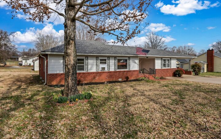 Property Photo:  116 N Saltsman Dr  KY 42240 