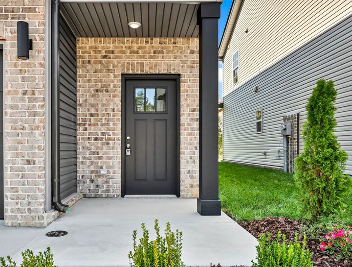 Property Photo:  550 Charleston Cove Way  TN 37043 