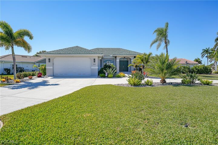 Property Photo: 1001 Mineo Drive FL 33950