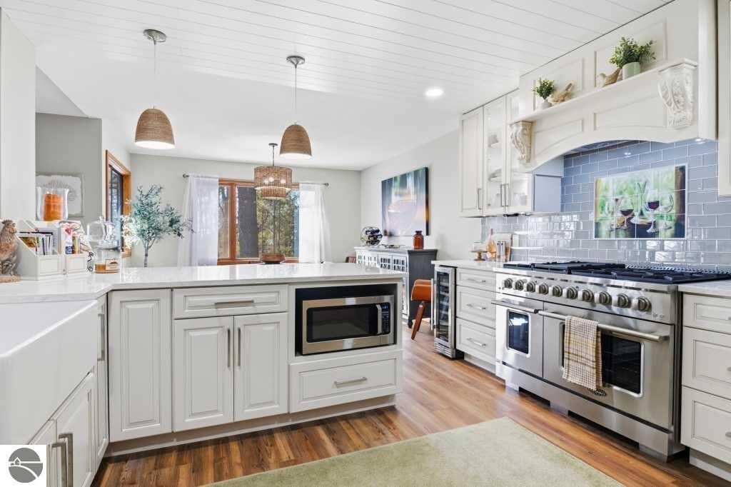 Property Photo:  6273 Summit Court  MI 49686 