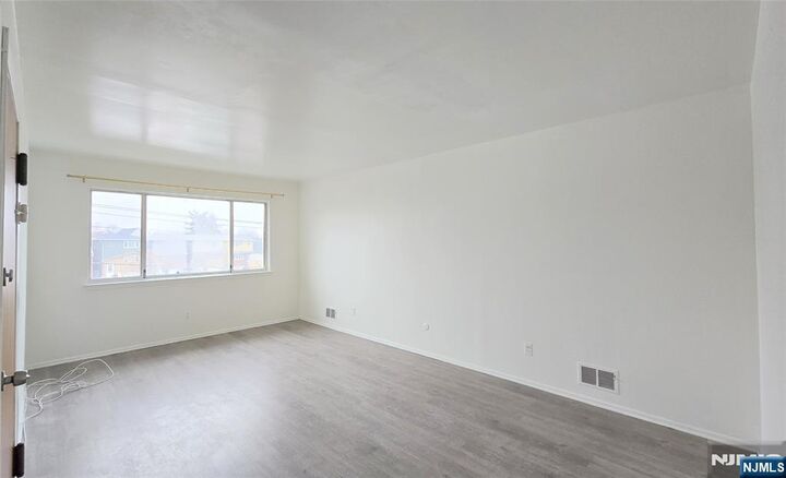 Property Photo:  619 Sussex Street 3  NJ 07029 