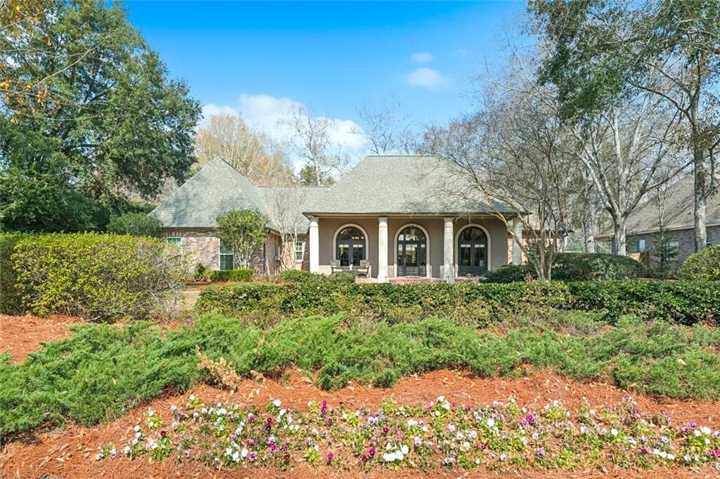 Property Photo:  427 Autumnwood Road  LA 70458 