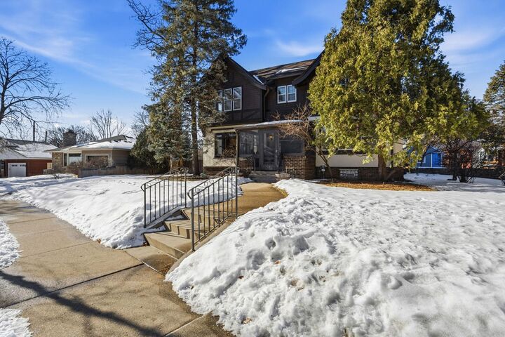 Property Photo:  2426 Sheridan Avenue S  MN 55405 