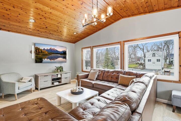 Property Photo: 16919 Cottage Grove Avenue MN 55391