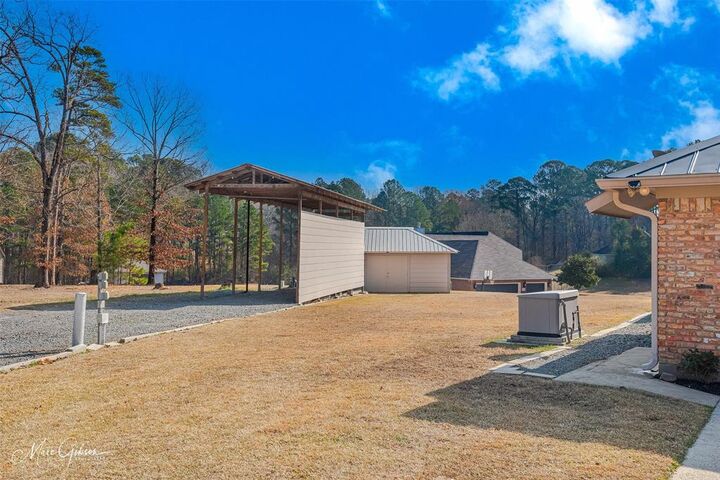 Property Photo: 3817 Shadow Creek Drive LA 71119