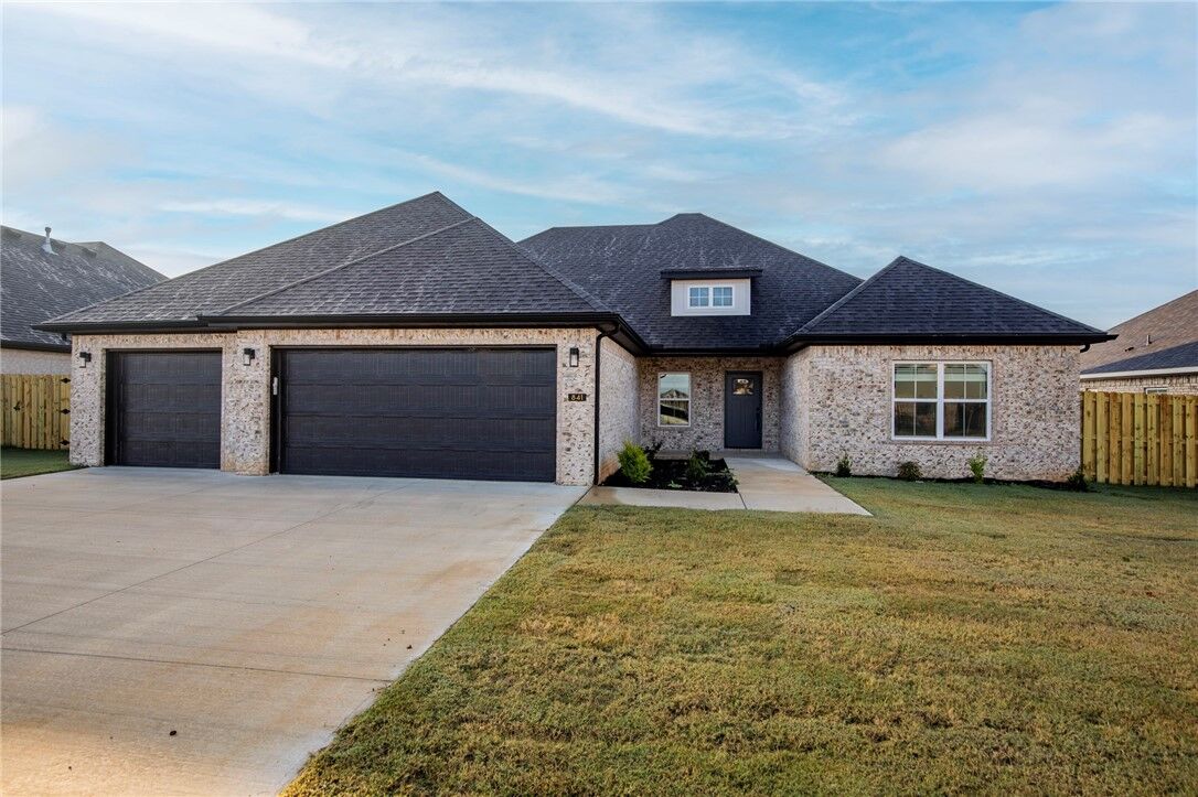 Property Photo:  841 Bellagiola Avenue  AR 72762 
