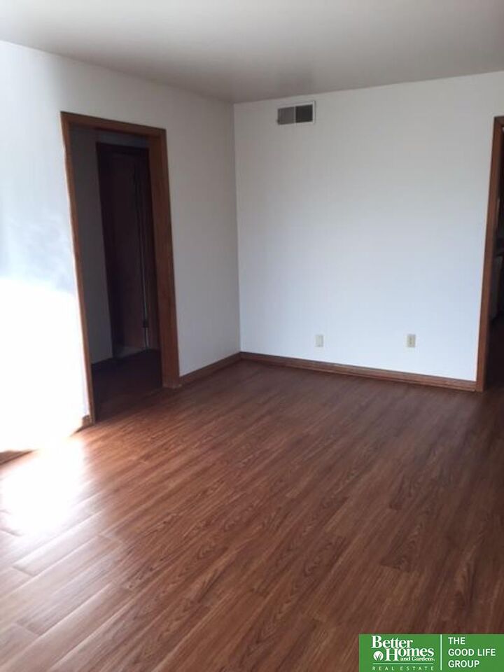Property Photo: 4801 Underwood Avenue NE 68132
