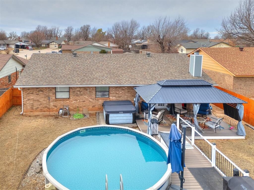 Property Photo: 815 Dorchester Drive OK 73099