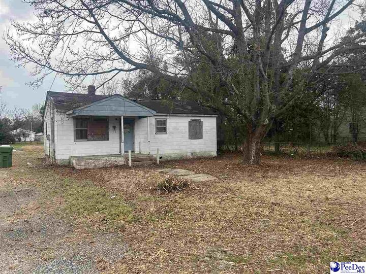 Property Photo:  811 W Marion  SC 29501-2131 