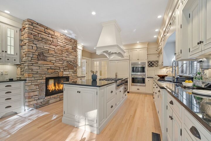 Property Photo:  9 Garland Rd  MA 01773 