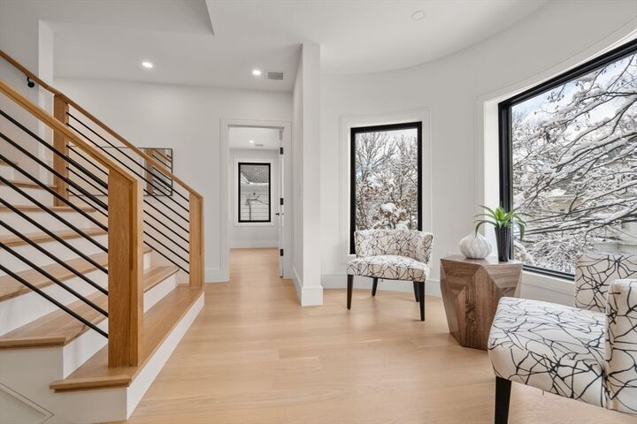 Property Photo:  116 Thorndike St 2B  MA 02446 