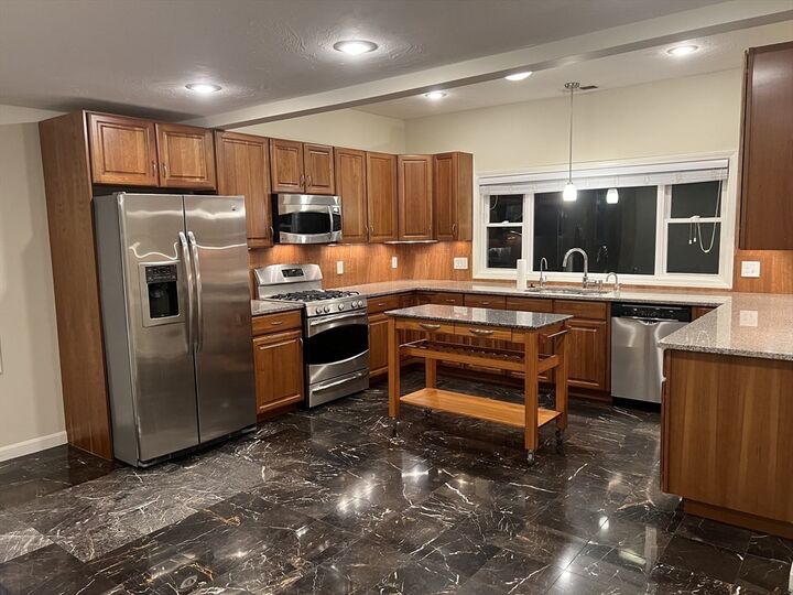 Property Photo:  194 Auburn  MA 02466 