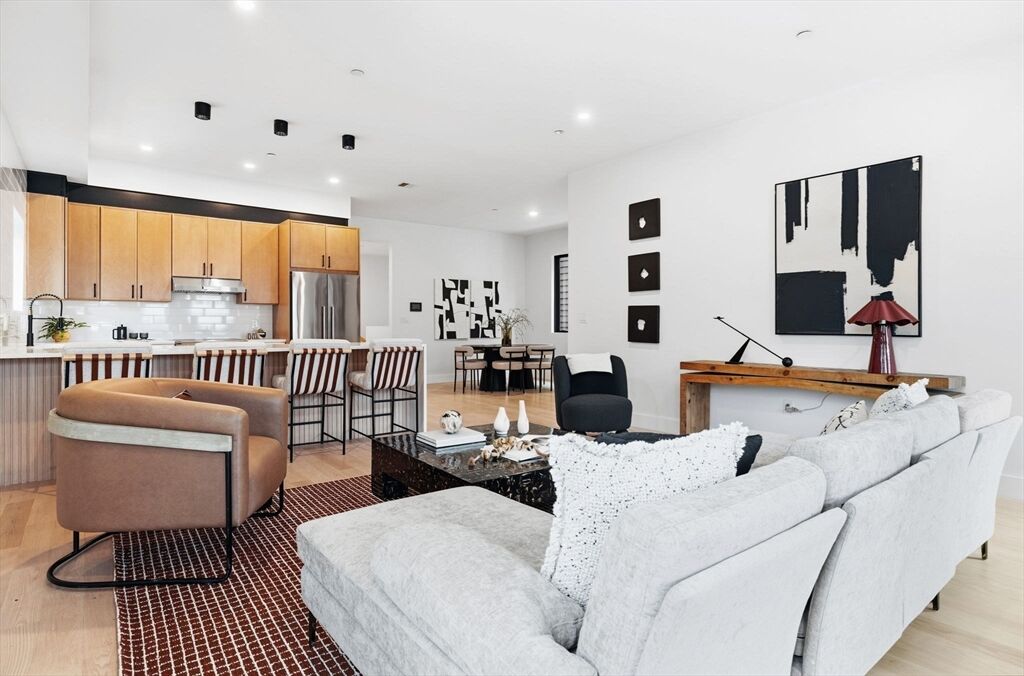 Property Photo:  156 Albion St 1  MA 02144 