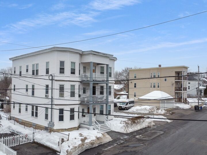 Property Photo:  9 Pilgrim Road  MA 01832 