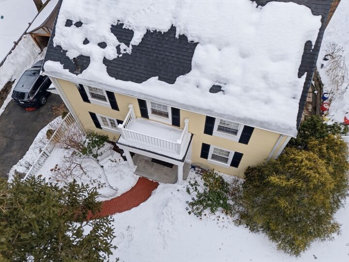 Property Photo:  560 Worcester St  MA 02481 