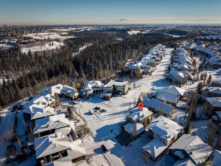 Property Photo:  2715 Evercreek Bluffs Way SW  AB T2Y 4V7 