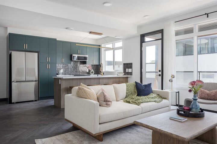 Property Photo: 4270 Norford Avenue NW 508 AB T3B 6A8