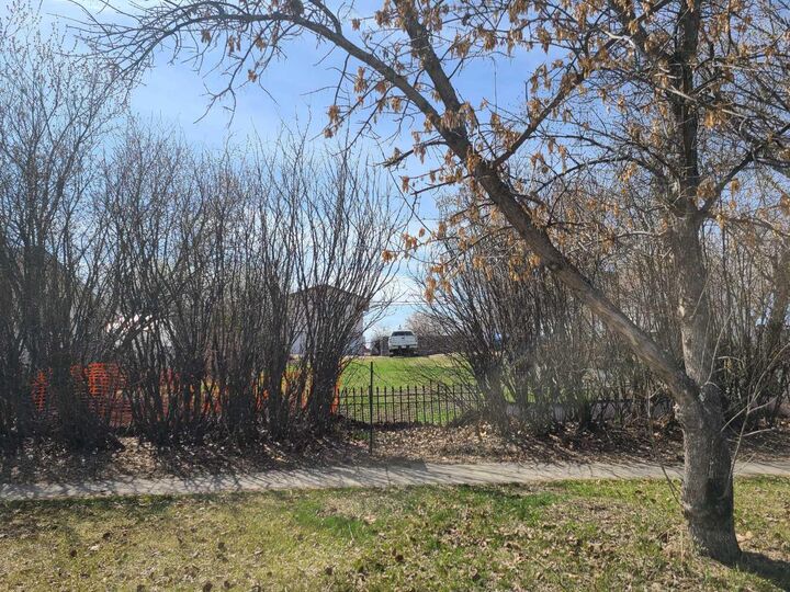 Property Photo:  10022 98 Street  AB T0H 3C0 