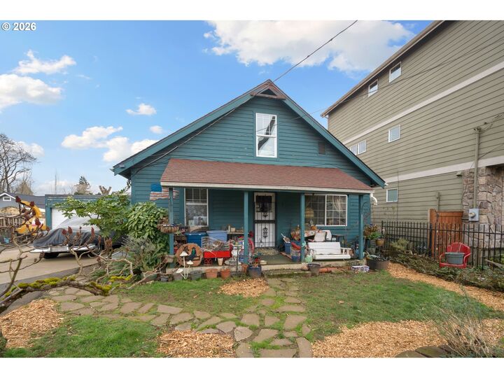 Property Photo: 5716 SE 104th Ave OR 97266