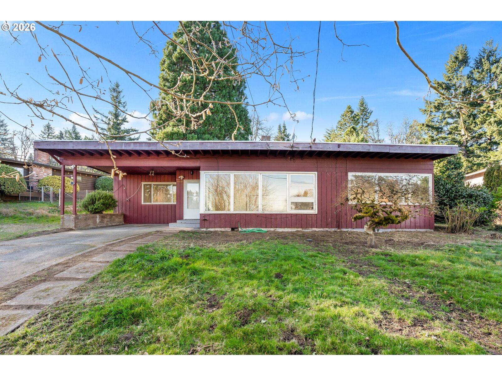 Property Photo: 2665 Hillcrest Dr OR 97068