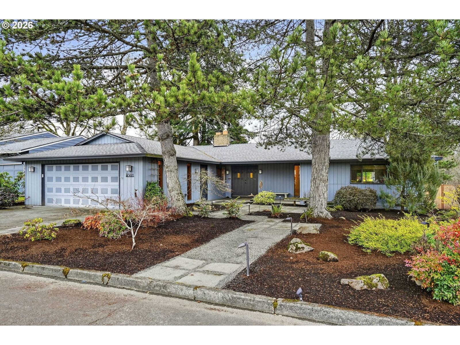 Property Photo: 5601 SE Byron Dr OR 97267