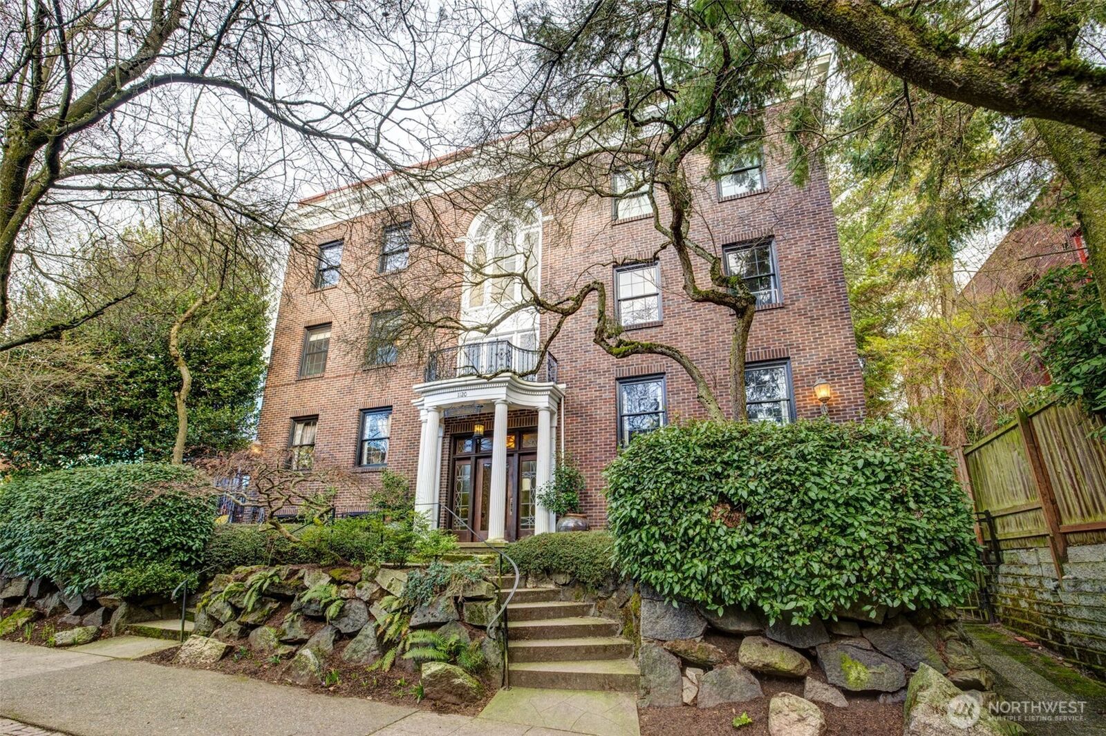 Property Photo:  1120  17th Avenue 204  WA 98122 