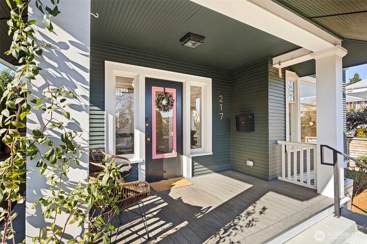 Property Photo:  217  30th Avenue  WA 98122 