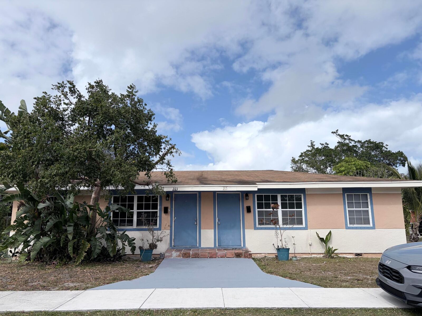Property Photo: 213 SE 9th Street FL 33483