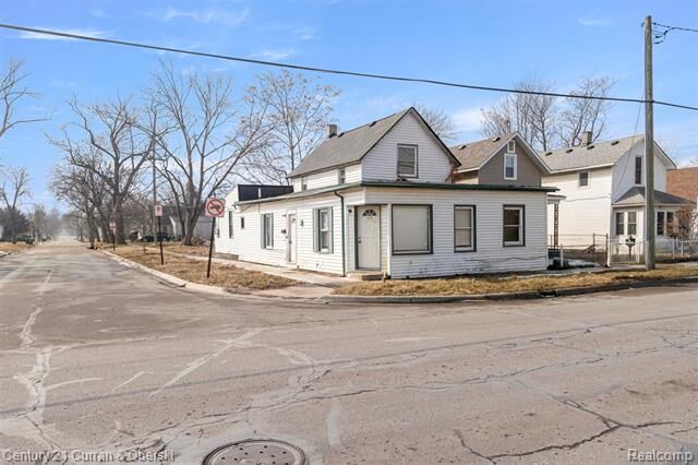 Property Photo:  1270 E 1st Street  MI 48161 
