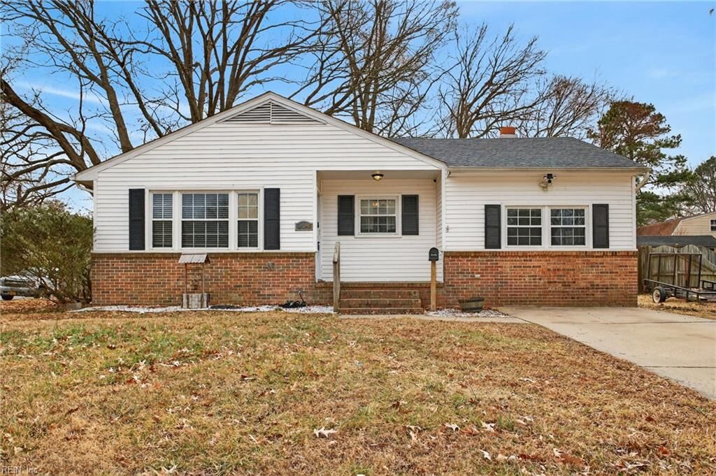 Property Photo: 264 Exeter Rd VA 23602
