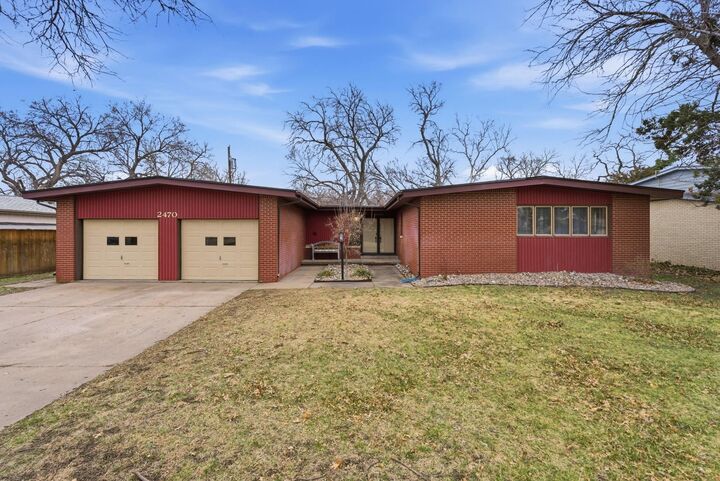 Property Photo: 2470 N Coolidge Ave KS 67204