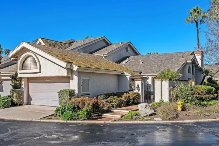 Property Photo:  4074 Avenida Brisa  CA 92091 