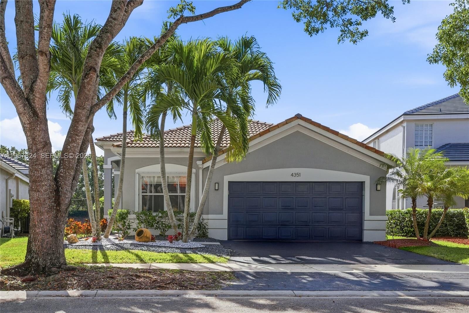 Property Photo: 4351 Foxtail Ln FL 33331