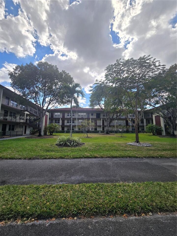 Property Photo:  13500 SW 1st St 202U  FL 33027 