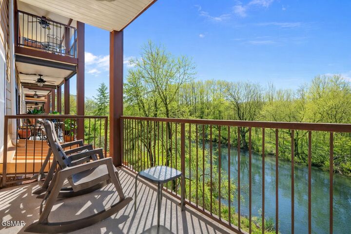 Property Photo:  527 River Place Way  TN 37862 