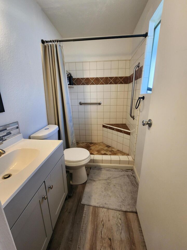 Property Photo:  1453 E Sonora Avenue  CA 93274 