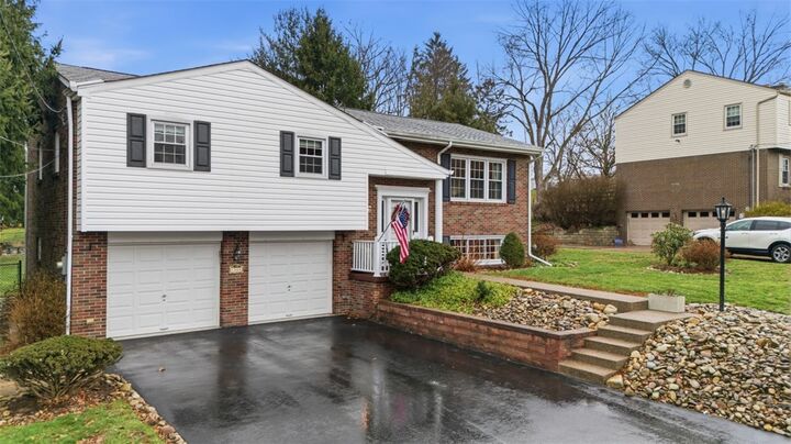 Property Photo:  1500 Fernledge Dr  PA 15101 