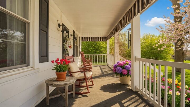 Property Photo: 1105 Linden St PA 15061