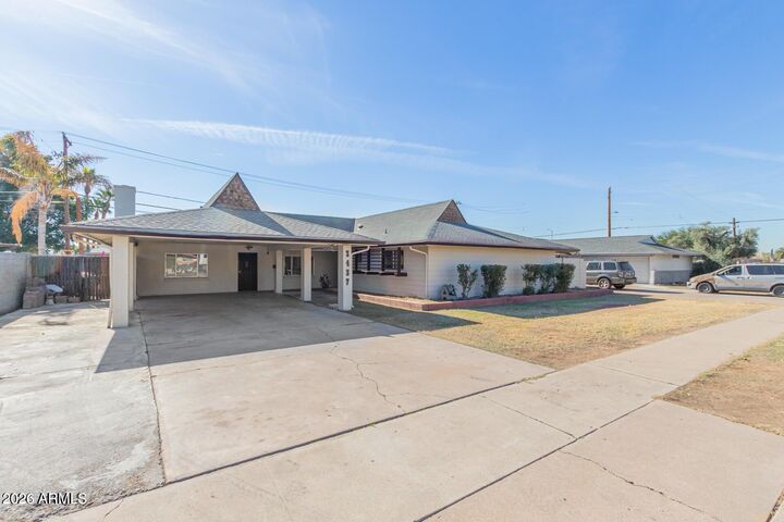 Property Photo: 3437 W Belmont Avenue AZ 85051