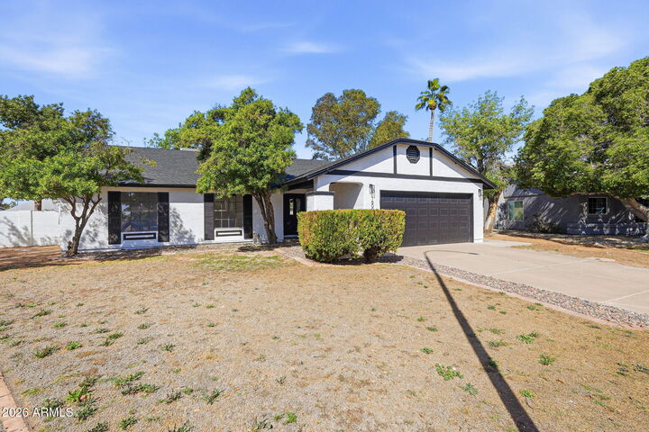 Property Photo:  1600 W Loughlin Drive  AZ 85224 